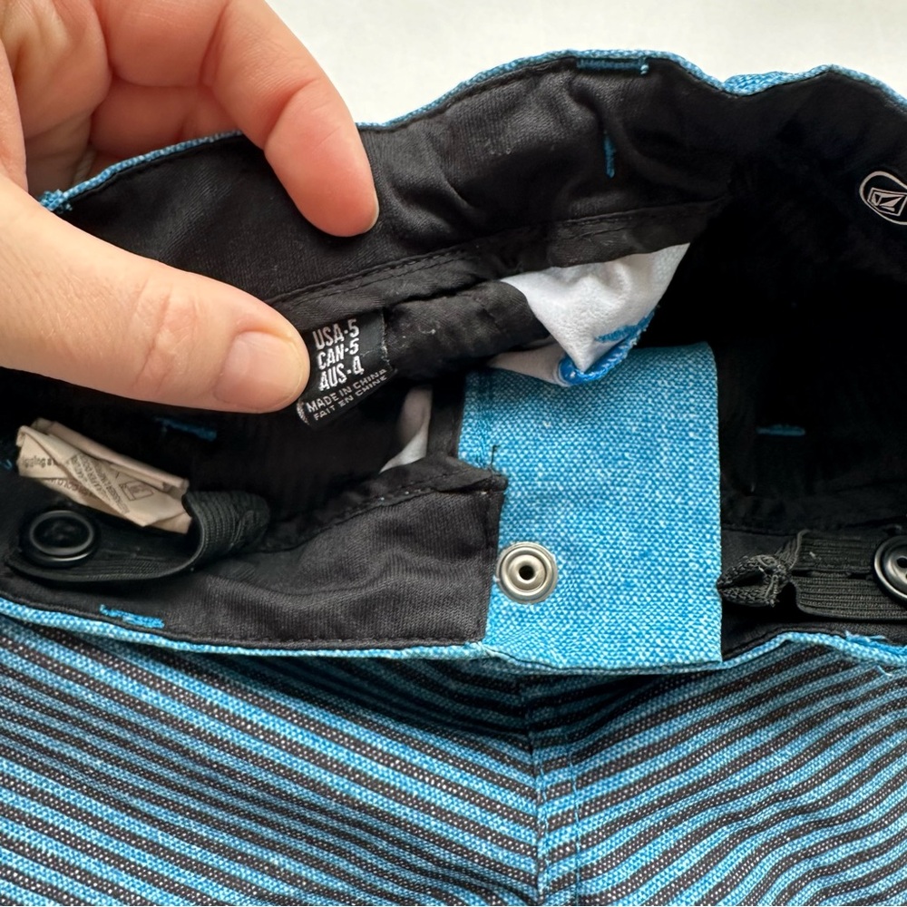 Volcom Surf & Turf Shorts - Picture 5 of 5
